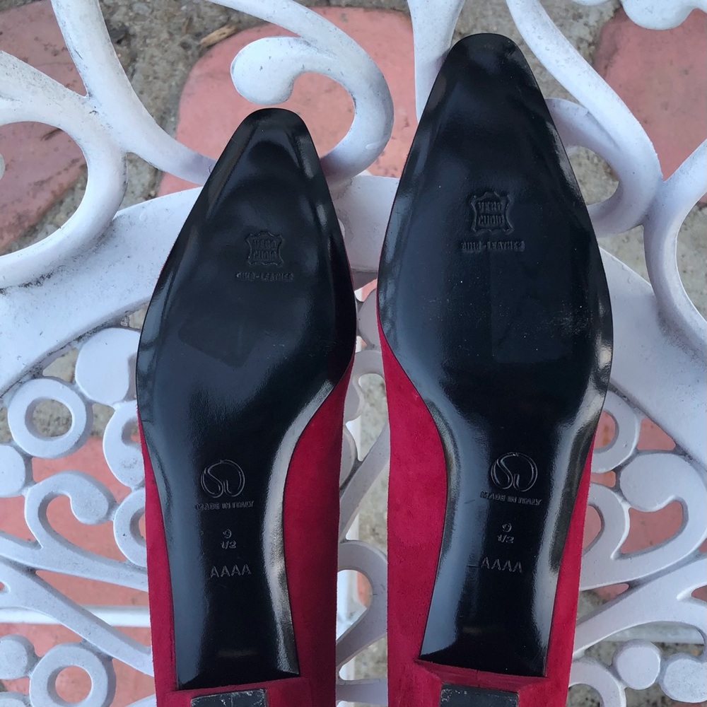 St. John Red Suede Pumps, 9.5 S (Narrow) - Picture 8 of 10